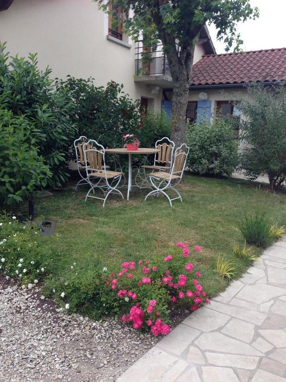 Logis Hotel La Grange Du Relais Colombey-les-deux-Églises Exteriör bild