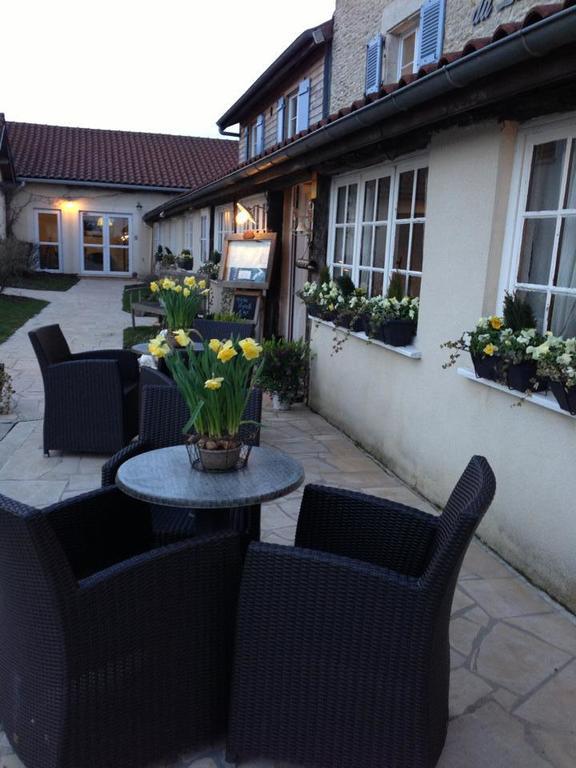 Logis Hotel La Grange Du Relais Colombey-les-deux-Églises Exteriör bild